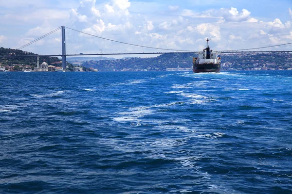 Uma Imagem Ponte Navio Bosforo — Fotografia de Stock