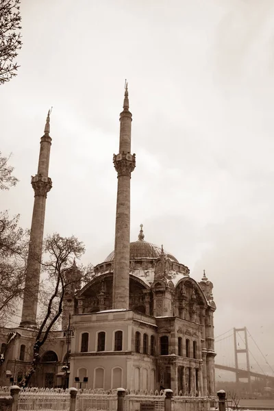 Une Image Architecturale Mosquée Ortakôy — Photo