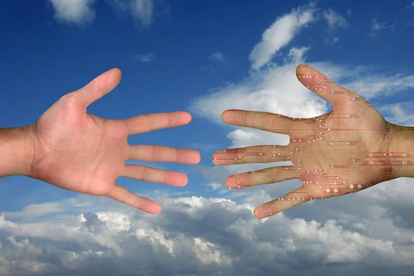 Χέρι Που Δείχνει Δάχτυλα Ενάντια Στον Ουρανό — Φωτογραφία Αρχείου