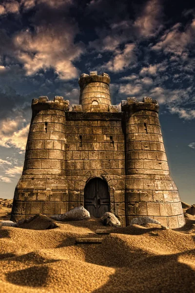 Derelict Castle Midst Desert Sand Dunes — Stock Photo, Image