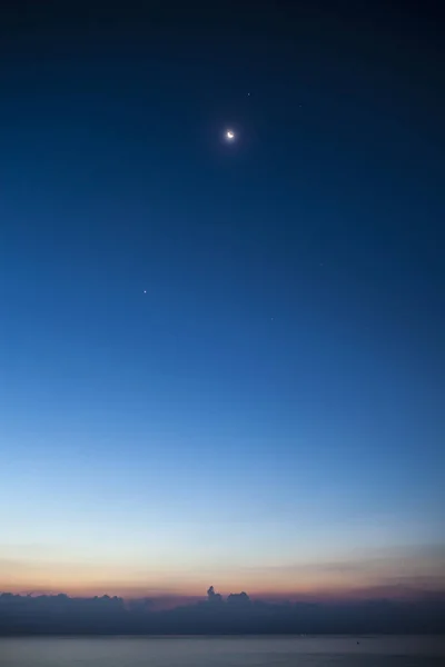 Hermoso Cielo Tenue Justo Antes Del Amanecer Sobre Mar Mediterráneo — Foto de Stock