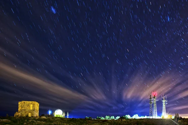 Trajets Étoiles Nuages Dessus Station Radar Dingli Malte — Photo