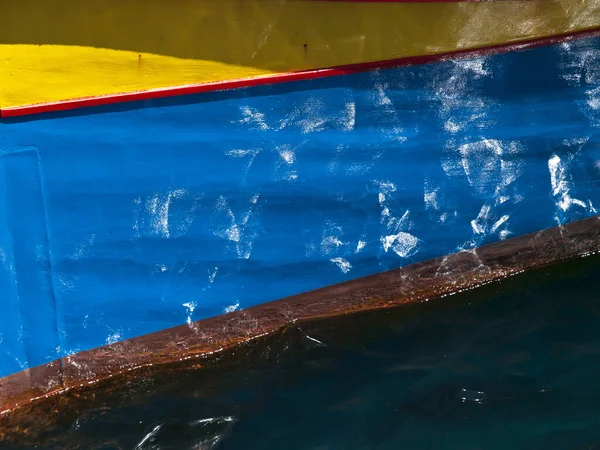 Detalhe Abstrato Barco Pesca Malta Luzzu Mostrando Brilho Fundição Água — Fotografia de Stock