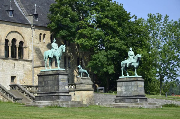 Statue Équestre Barbarossa Grosse Devant Kaiserpfalz Yougoslar — Photo