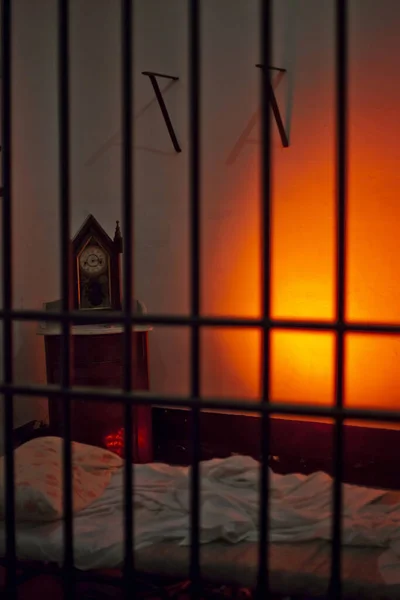 Empty Bed Eerie Spooky Prison Cell — Stock Photo, Image