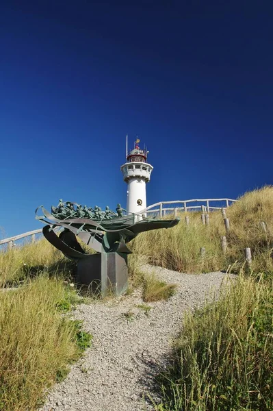 Lighthouse Vuurtors Van Speijk Sculpture Rowing Boat Egmond Aan Zee — Stock Photo, Image