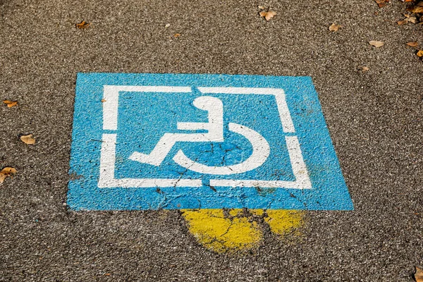 Azul Marca Señal Para Discapacitados Lugar Estacionamiento Signo Permiso Estacionamiento — Foto de Stock