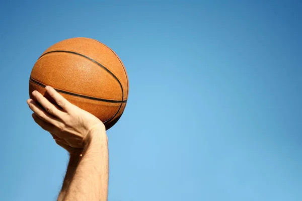 Een Beeld Van Basketbal Spelen Aan Buitenkant — Stockfoto