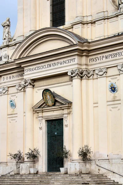Portal Der Kathedrale San Francesco Civitavecchia — Stockfoto