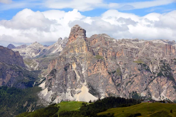 Sassongher 2665M Dolomites — 图库照片