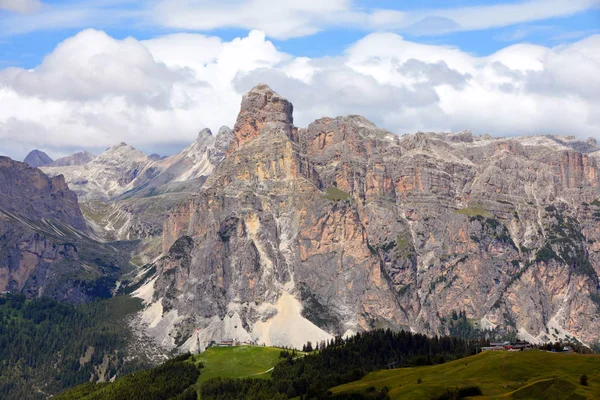 Sassongher 2665M Dolomitach — Zdjęcie stockowe