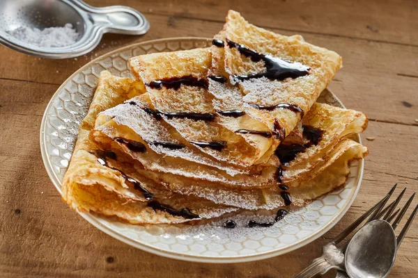 Stack Freshly Made Fried Sugared Crepes Drizzled Chocolate Sauce Serves — Stock Photo, Image