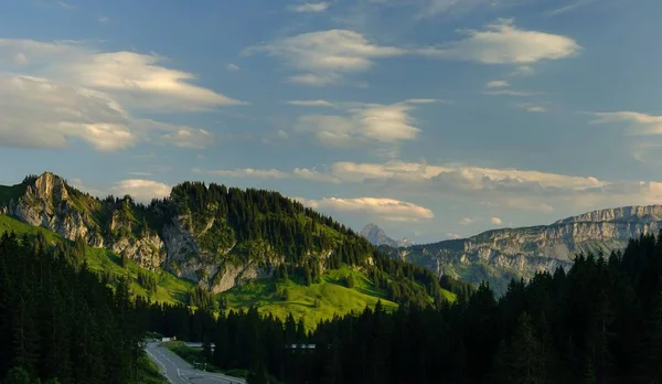 Bergen Van Oostenrijk Gezien Het Licht Van Avondzon Vanaf Riedbergpas — Stockfoto