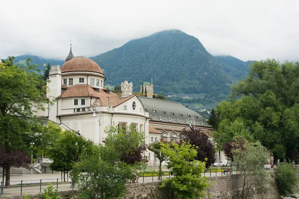 Vista Para Citações Merano Com Edifício Histórico — Fotografia de Stock