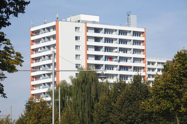 Blick Auf Wohnblock Hintergrund Der Stadt — Stockfoto