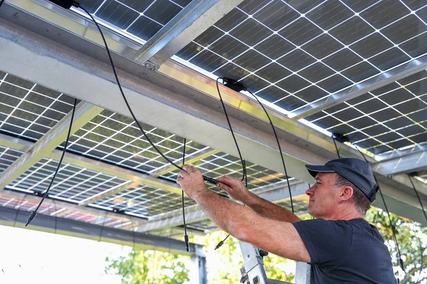 Instalação Módulos Solares Semitransparentes — Fotografia de Stock