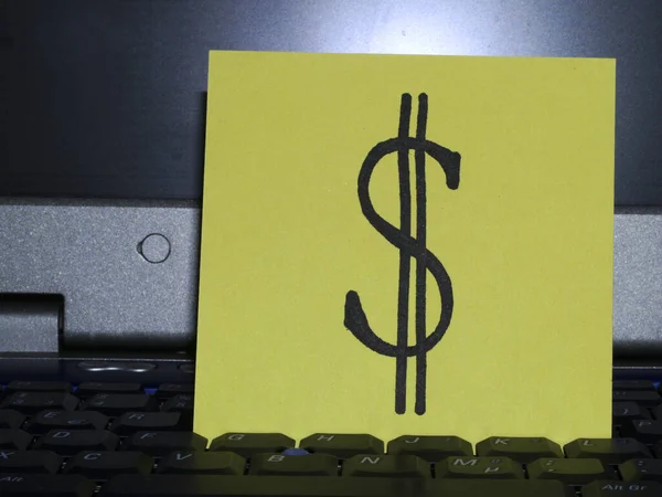 Notizblock auf Notizbuch, Dollarzeichnung — Stockbild Notizblock Auf Notizbuch Dollarzeichnung — Stockfoto