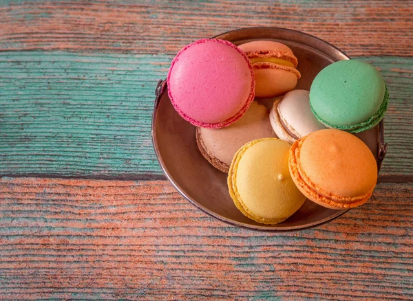 Metal Plate French Macarons Wooden Table — Stock Photo, Image