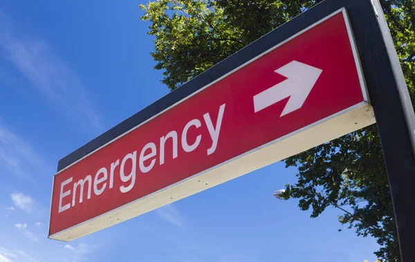 Schild Vor Der Notaufnahme Eines Krankenhauses — Stockfoto