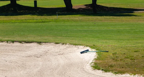 Pohled Hrábě Písku Ležící Bunkru Golfovém Hřišti — Stock fotografie