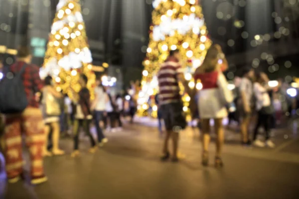 Fogalmi Disszidált Karácsonyi Dekoráció Tömeg Emberek Város Utcáin Éjszaka — Stock Fotó