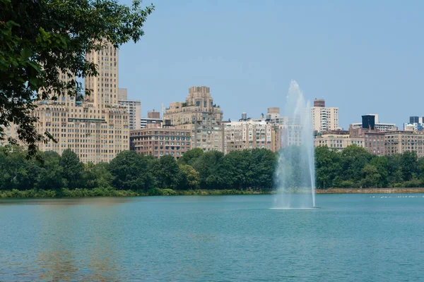 Panorama Com Uma Fonte Vista Nova York Partir Parque Cidade — Fotografia de Stock