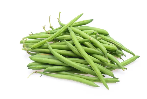 新鲜的绿色蚕豆 在白色的背景上分离 — 图库照片