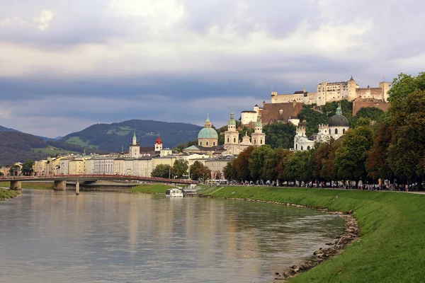 Altstadt Von Salzburg Mit Der Festung Hohensalzburg — Stockfoto