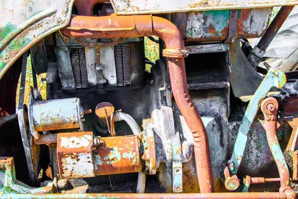 老旧生锈的铁 一种大型的拆卸机器 — 图库照片