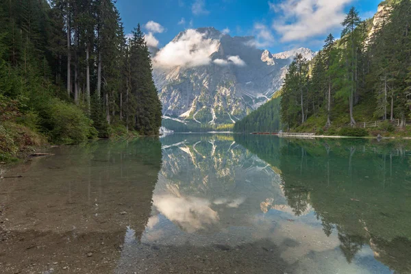 Morgendämmerung Spätsommer Pragser See Südtirol — Stockfoto