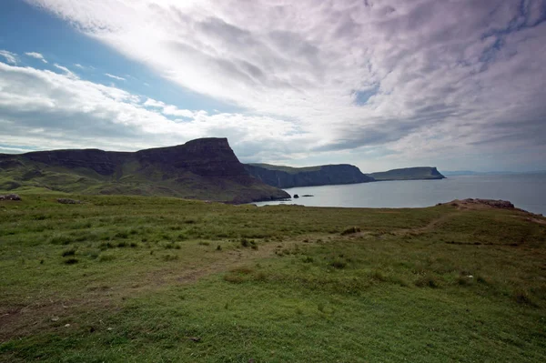 Neist Point Een Klein Schiereiland Het Schotse Eiland Skye Vuurtoren — Stockfoto