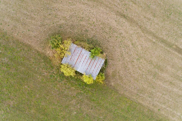 Vista Degli Uccelli Una Capanna Nel Paesaggio — Foto Stock