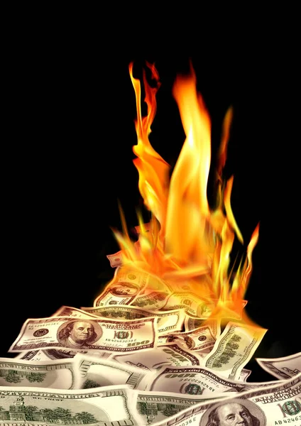 黑色背景下燃烧的金钱 美元钞票和熊熊烈火的概念金融形象 — 图库照片