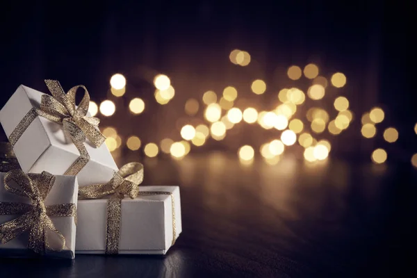 Cajas Regalo Sobre Fondo Madera Con Guirnalda Luces Led Compras — Foto de Stock