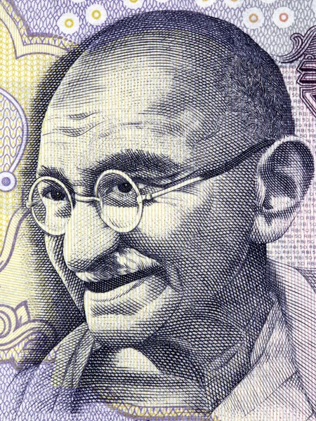 圣雄甘地肖像来自印度货币 — 图库照片