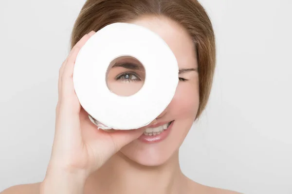 Beautiful Woman Looks Roll Toilet Paper — Stock Photo, Image