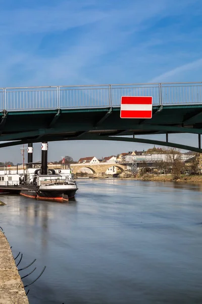 德国巴伐利亚雷根斯堡铁桥 — 图库照片