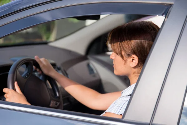 車の中の女の子 — ストック写真