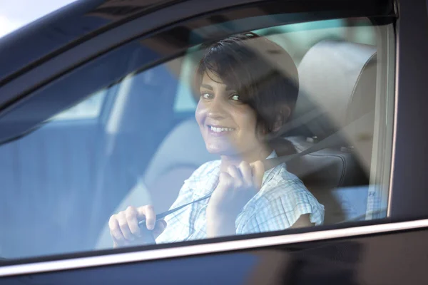 車の中の女の子 — ストック写真