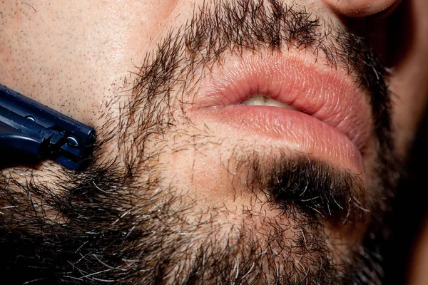 髭剃り男の表情 — ストック写真