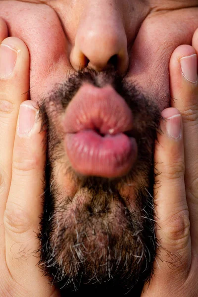 Fechar Mão Homem Com Barba Bigode — Fotografia de Stock