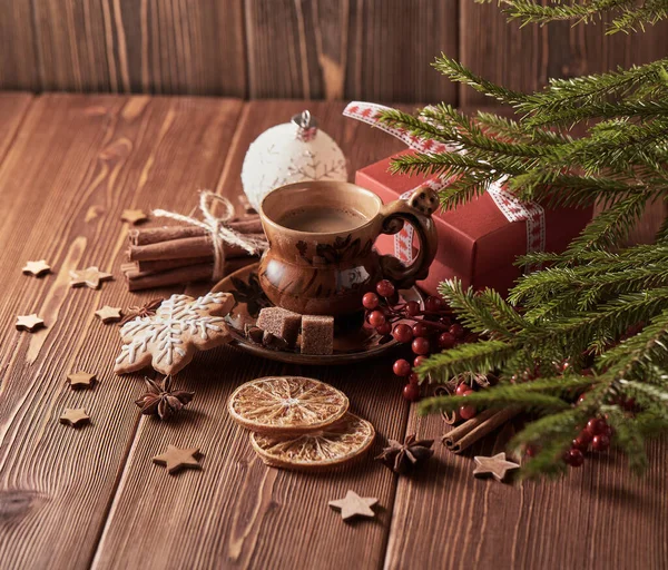 Cup Coffee Gingerbread Cookies Gift Box Fir Tree Branches Decorations — Stock Photo, Image