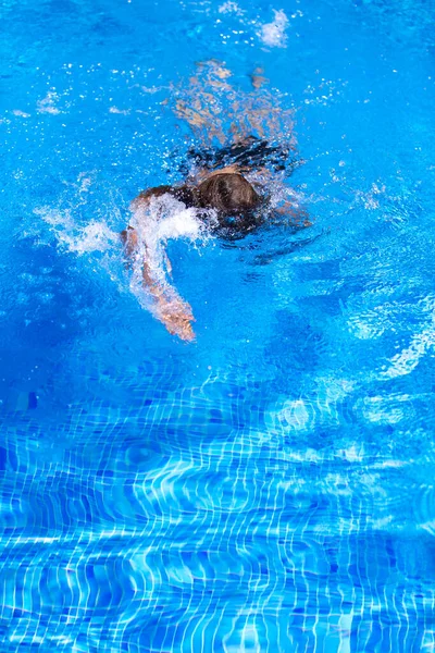 Glückliches Mädchen Schwimmbad — Stockfoto