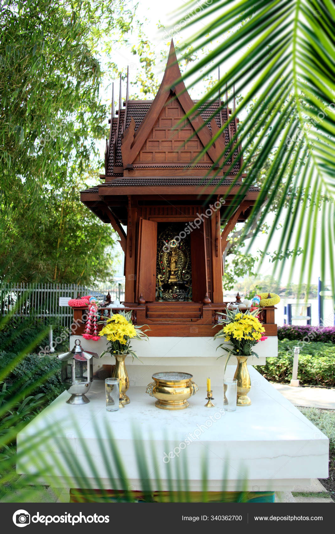 Primer Plano Pequeño Modelo Templo Casa Espíritu Budista Bangkok