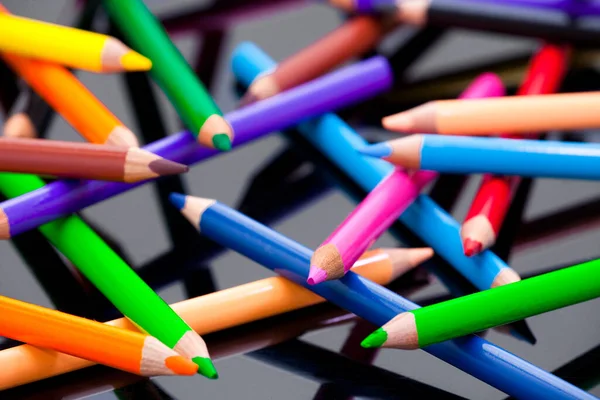 虹色の異なる鉛筆 — ストック写真