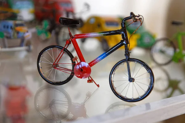 Велосипедная Игрушка Столе — стоковое фото