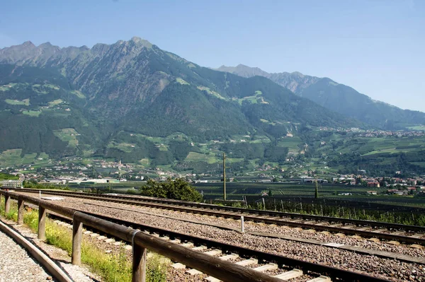 Dorf Tirol Colina Vale Meran Com Trilhos Ferroviários Marling — Fotografia de Stock