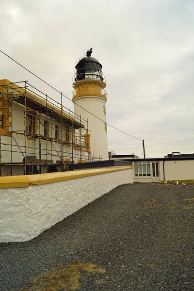 트링건 Killantringan Lighthouse 스코틀랜드 남서부 덤프와 웨이에 포트패트릭 근처의 등대이다 — 스톡 사진