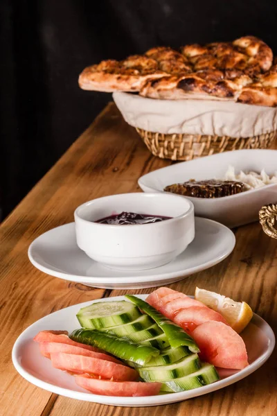 Traditionell Turkisk Frukost Träbord — Stockfoto