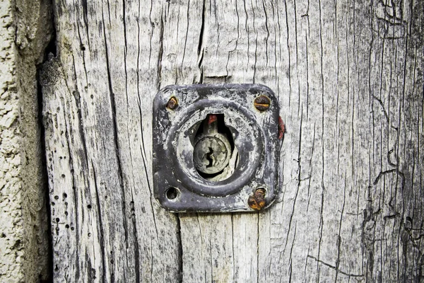 Παλιά Μεσαιωνική Ξύλινη Πόρτα Κλειδαριά Λεπτομέρεια Διακόσμησης Και Προστασίας Αρχαιότητα — Φωτογραφία Αρχείου